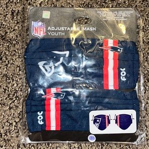 NWT! Adjustable Face Mask Youth NFL Patriots